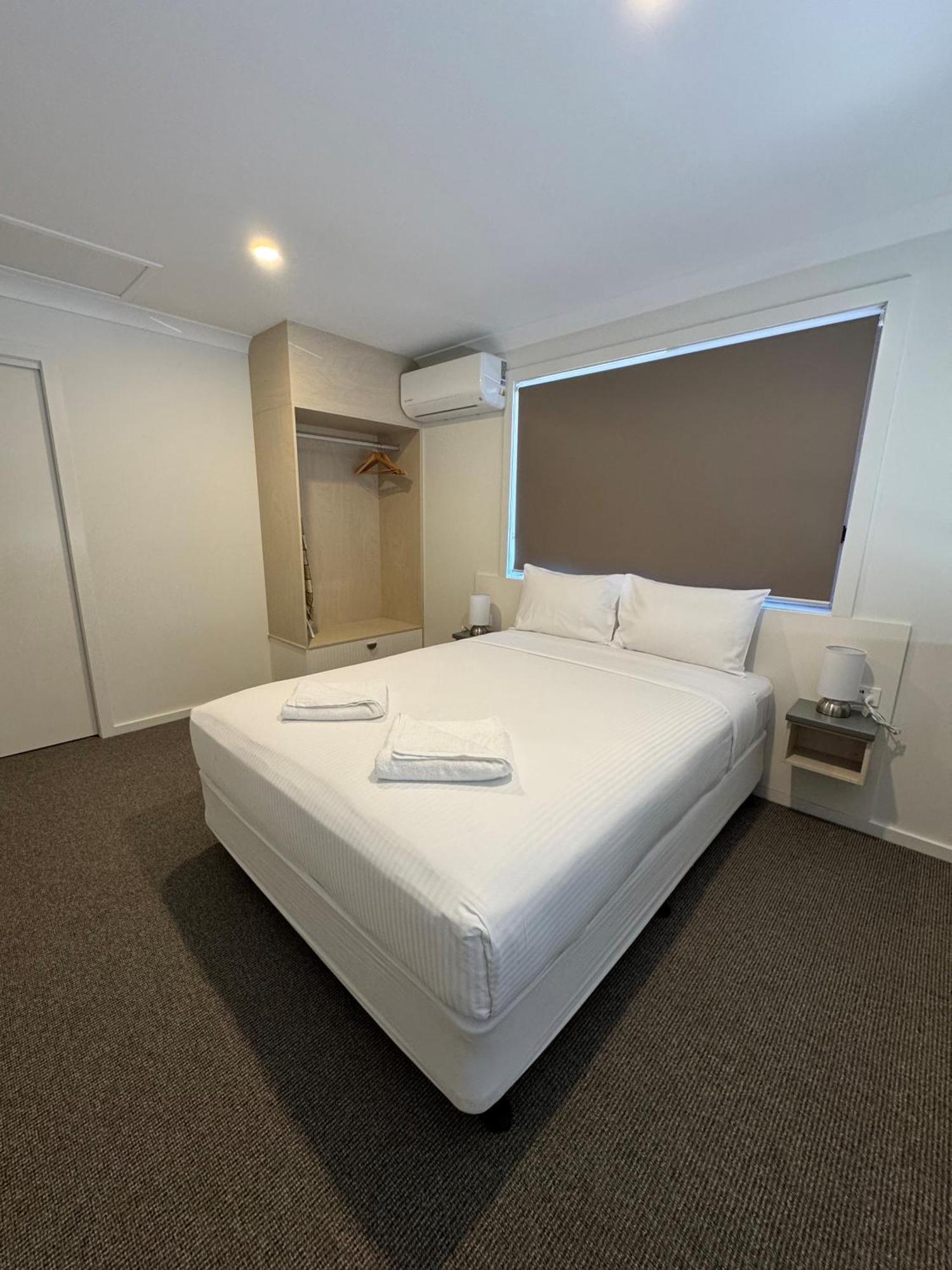 Golf View Motel แซงค์ชัวรีพอยท์ ภายนอก รูปภาพ
