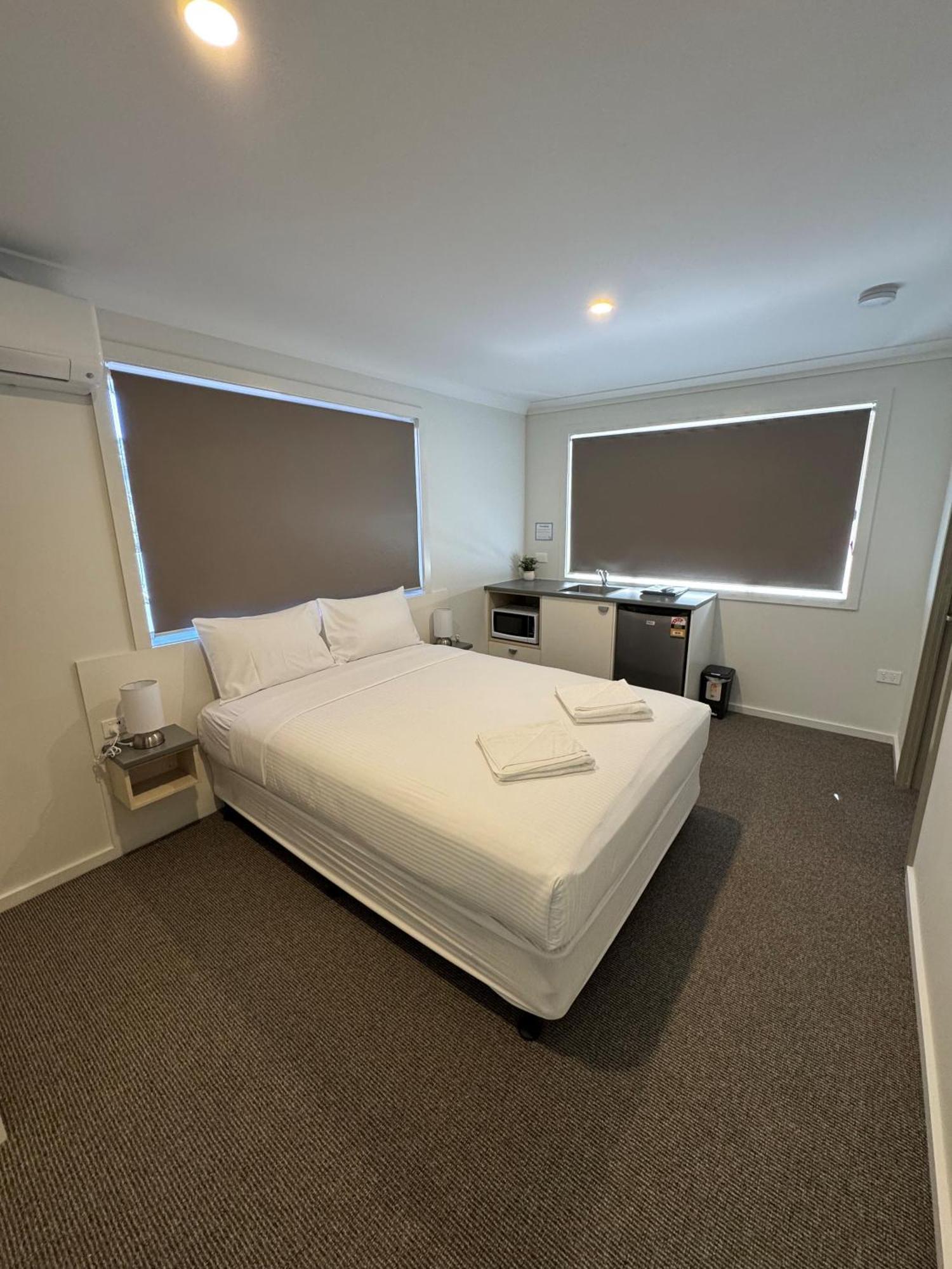 Golf View Motel แซงค์ชัวรีพอยท์ ภายนอก รูปภาพ